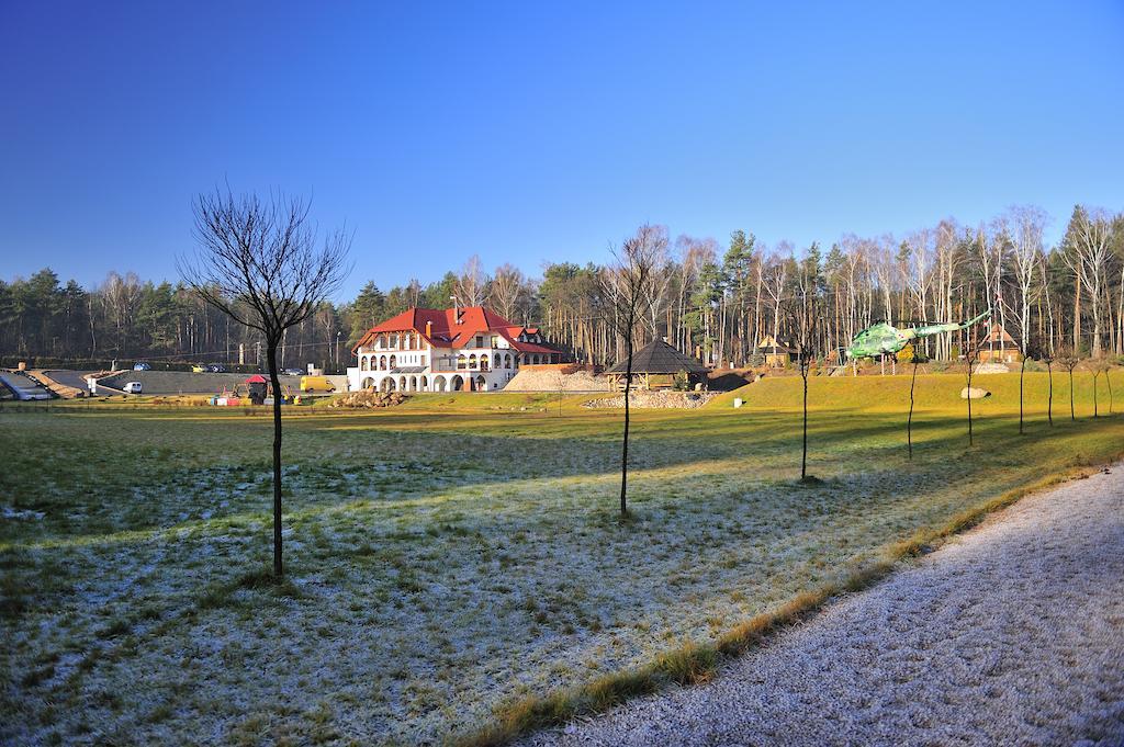 Malutkie Resort Радомско Екстер'єр фото